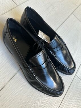Zara Black Patent Leather Women's Penny Loafers